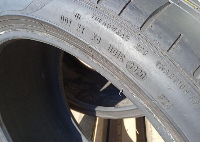 Pirelli P Zero PZ4 265/35 R20