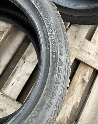 Goodyear Vector 4Seasons 225/45 R17