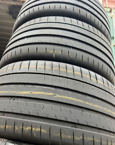 Michelin Pilot Sport 4 S 285/40 R22 и 325/35 R22