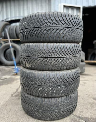 Goodyear Vector 4Seasons 215/50 R17