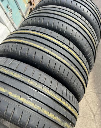 Michelin Pilot Sport 4 225/45 R18