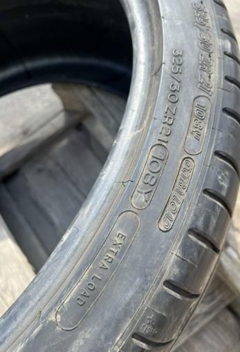 Michelin Pilot Super Sport 325/30 R21