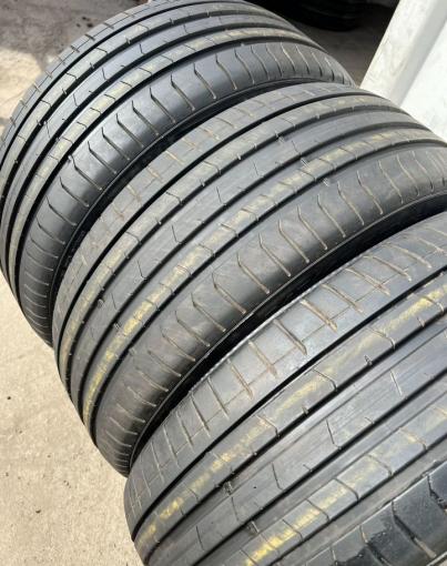 Pirelli P Zero PZ4 245/45 R19