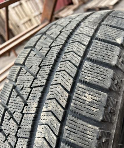 Bridgestone Blizzak VRX 215/60 R16