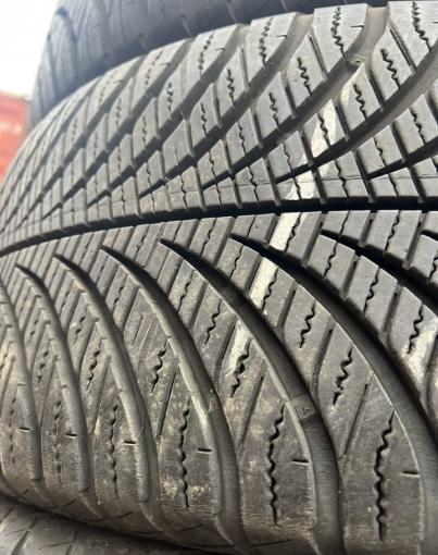 Goodyear Vector 4Seasons Gen-2 235/50 R18