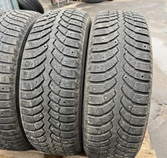 Bridgestone Blizzak Spike-01 235/65 R17