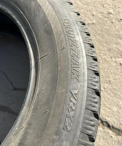 Bridgestone Blizzak VRX2 215/60 R16