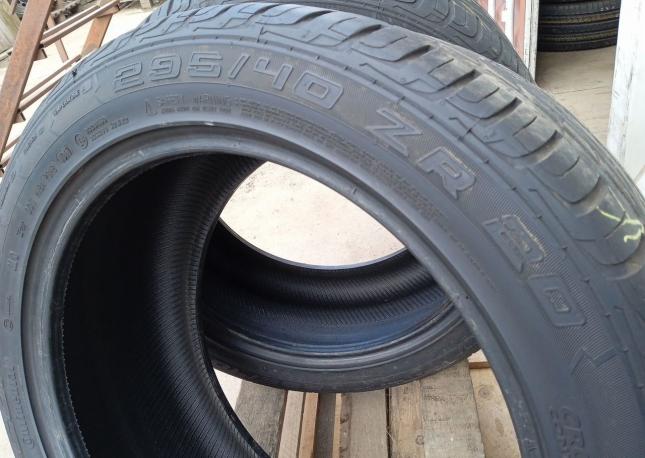 Continental CrossContact UHP 295/40 R20
