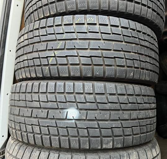 Yokohama Ice Guard IG30 215/55 R17