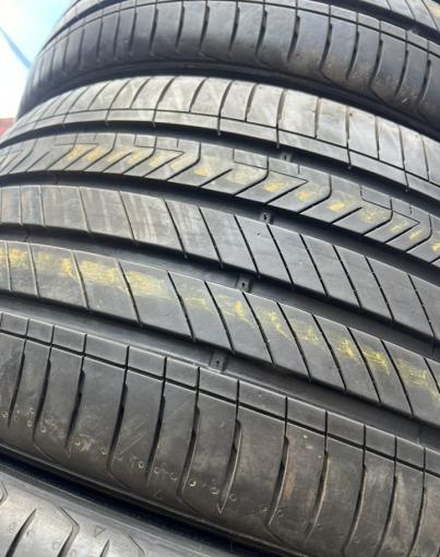 Kumho Majesty 9 Solus TA91 225/40 R19 и 255/35 R19