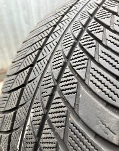 Bridgestone Blizzak LM-001 245/50 R19