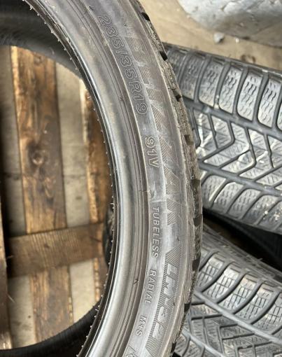 Bridgestone Blizzak LM-32 235/35 R19