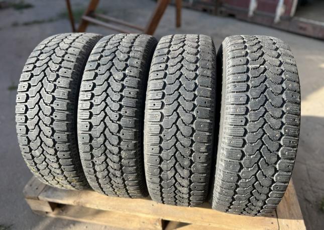 Yokohama Ice Guard F700Z 215/60 R17