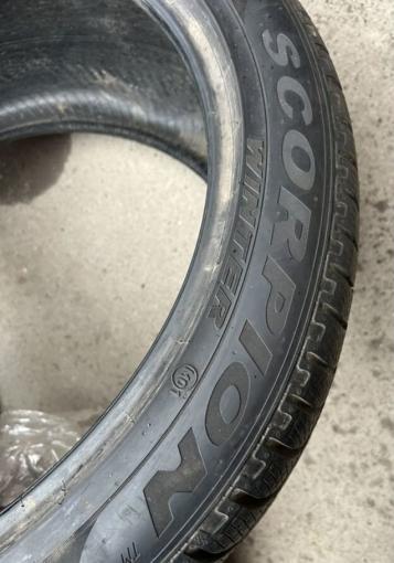 Pirelli Scorpion Winter 325/35 R22