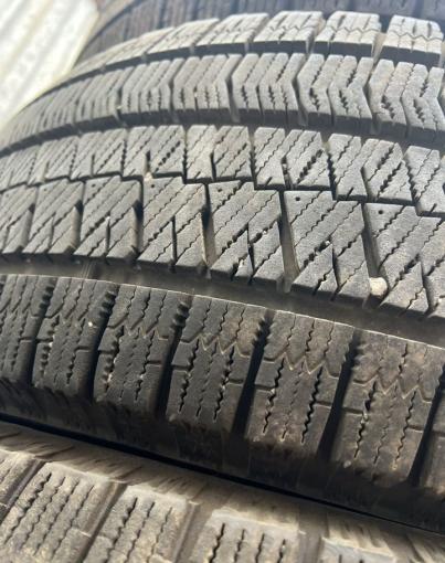 Bridgestone Blizzak VRX2 215/55 R17