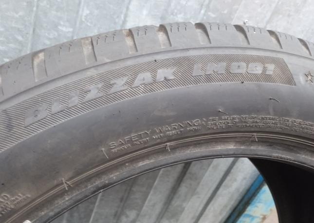 Bridgestone Blizzak LM-001 275/45 R20