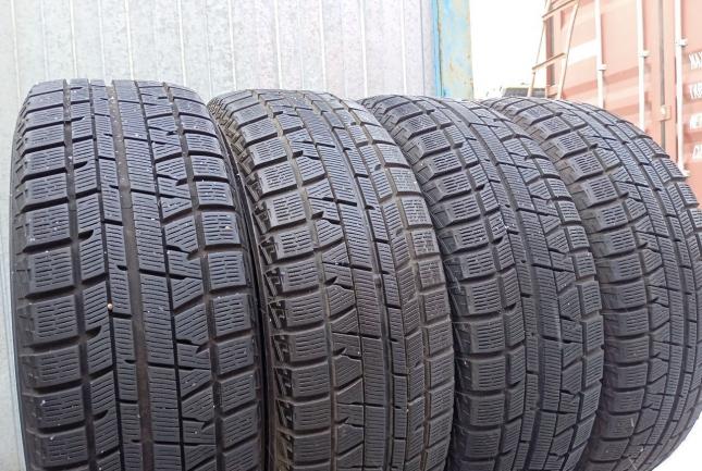 Yokohama Ice Guard IG50 215/60 R16