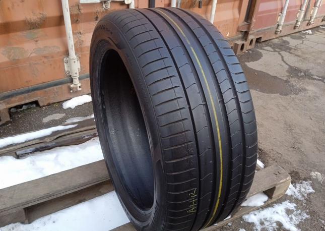 Pirelli P Zero PZ4 275/40 R20