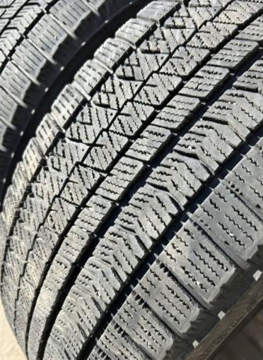 Bridgestone Blizzak VRX2 245/45 R19