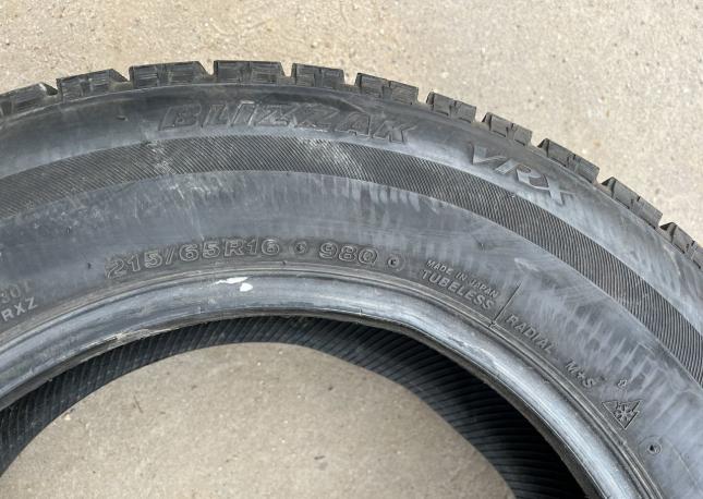 Bridgestone Blizzak VRX 215/65 R16