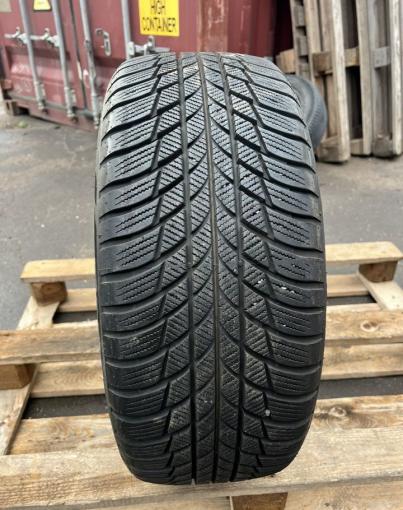 Bridgestone Blizzak LM-001 225/50 R17