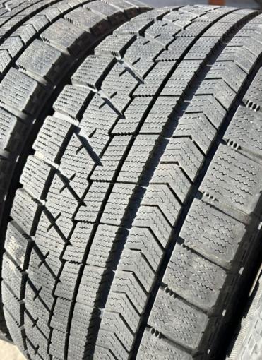 Bridgestone Blizzak VRX 245/45 R17