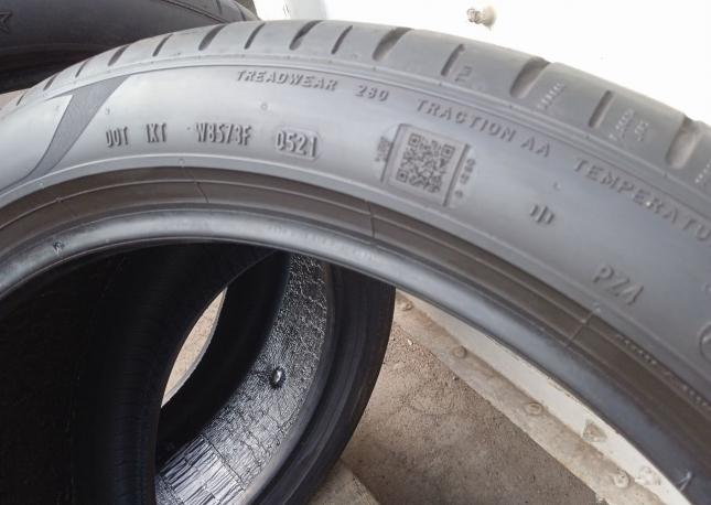 Pirelli P Zero PZ4 285/35 R21