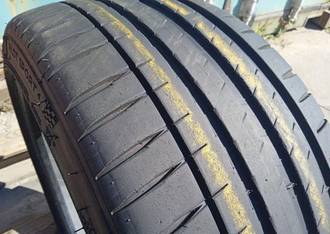 Michelin Pilot Sport 4 235/40 R18