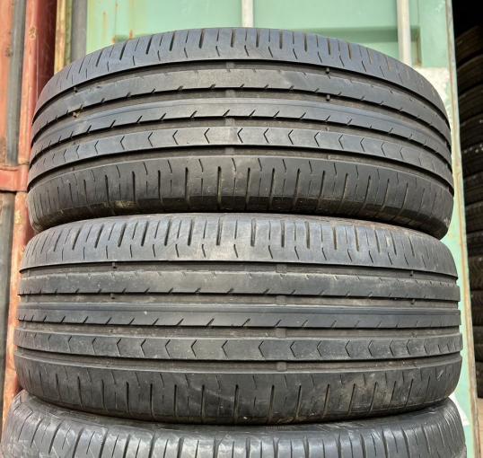 Continental ContiPremiumContact 5 ContiSeal 215/55 R17