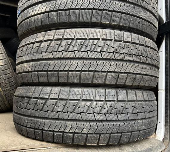 Bridgestone Blizzak VRX 215/65 R16