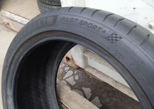 Michelin Pilot Sport 4 275/35 R19