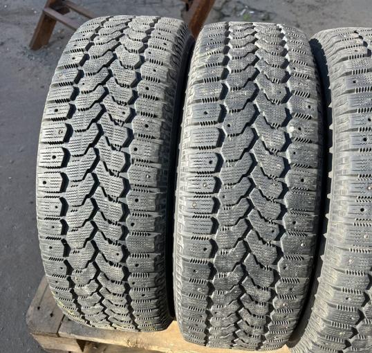 Yokohama Ice Guard F700Z 215/60 R17