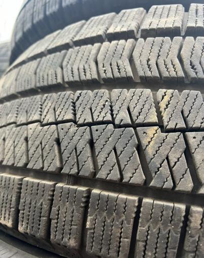 Bridgestone Blizzak VRX2 215/55 R17