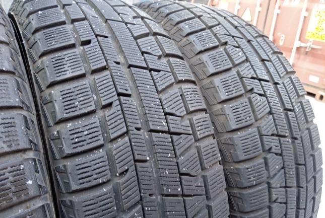 Yokohama Ice Guard IG50 215/60 R16