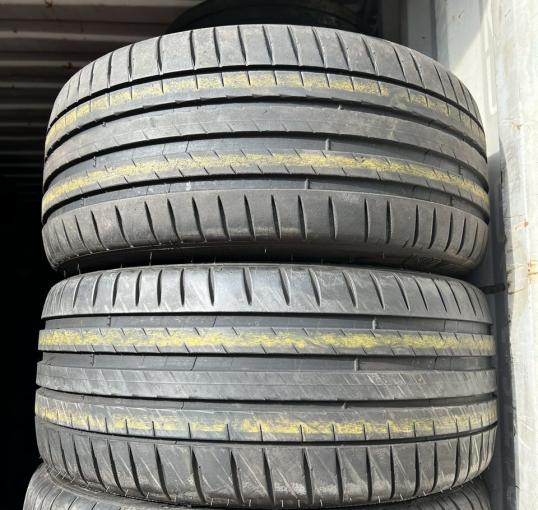 Michelin Pilot Sport 4 235/40 R18