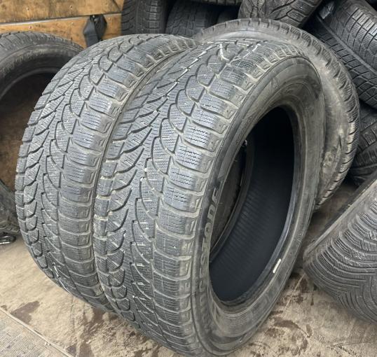 Bridgestone Blizzak LM-80 215/60 R17