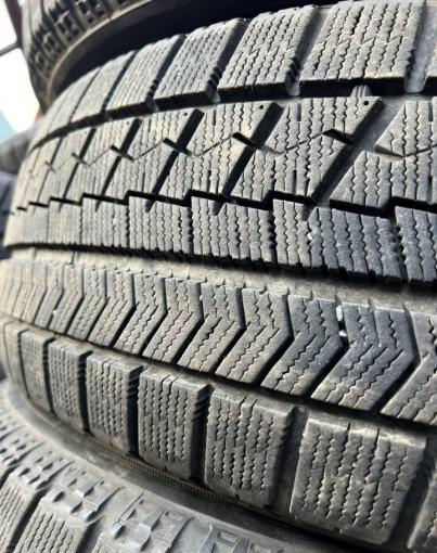 Bridgestone Blizzak VRX 215/60 R17