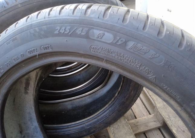 Michelin Pilot Sport 3 245/45 R19