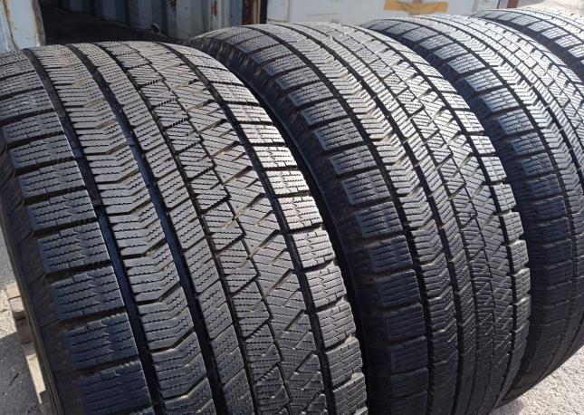 Bridgestone Blizzak VRX2 245/50 R18