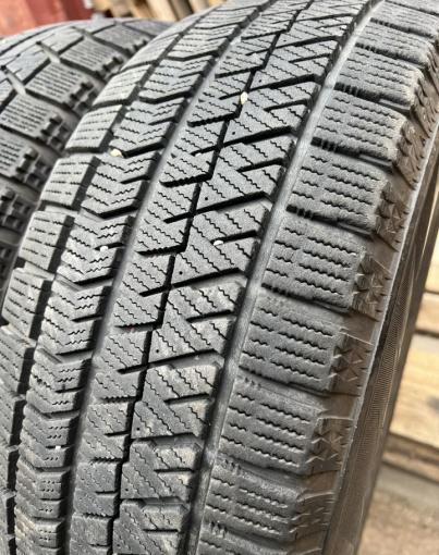 Bridgestone Blizzak VRX 215/65 R16