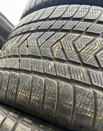 Pirelli Scorpion Winter 325/35 R22