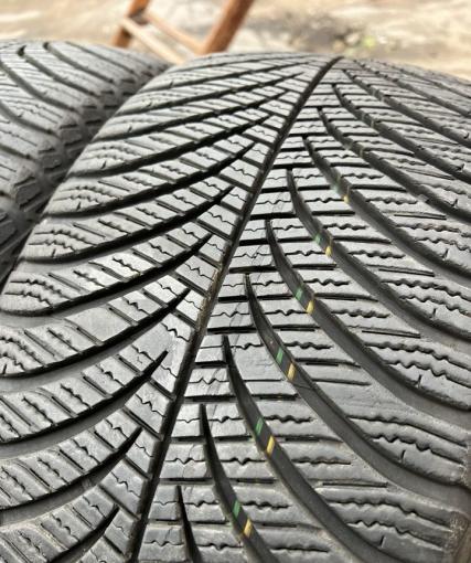 Goodyear Vector 4Seasons 225/45 R17