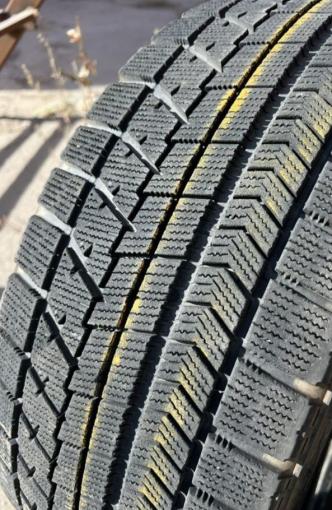 Bridgestone Blizzak VRX 245/40 R19