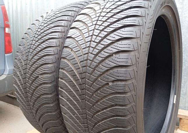 Goodyear Vector 4Seasons Gen-2 225/45 R17