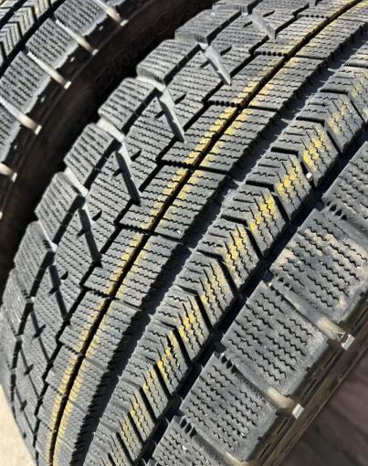 Bridgestone Blizzak VRX 245/40 R19