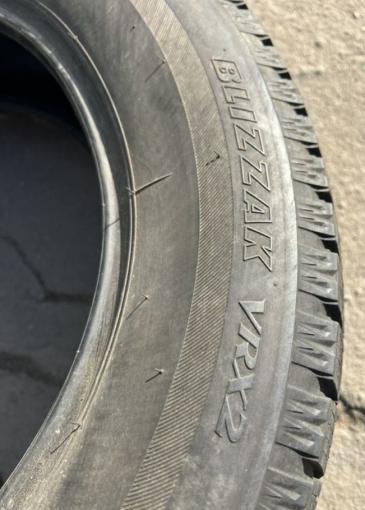 Bridgestone Blizzak VRX2 215/60 R16