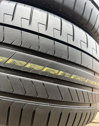 Pirelli P Zero PZ4 285/35 R21