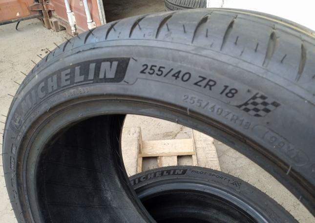 Michelin Pilot Sport 4 255/40 R18
