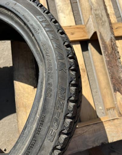 Bridgestone Blizzak MZ-03 225/45 R17