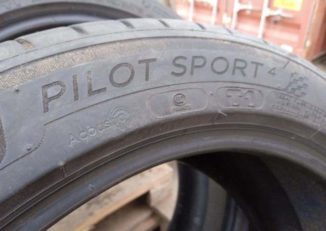 Michelin Pilot Sport 4 235/45 R18